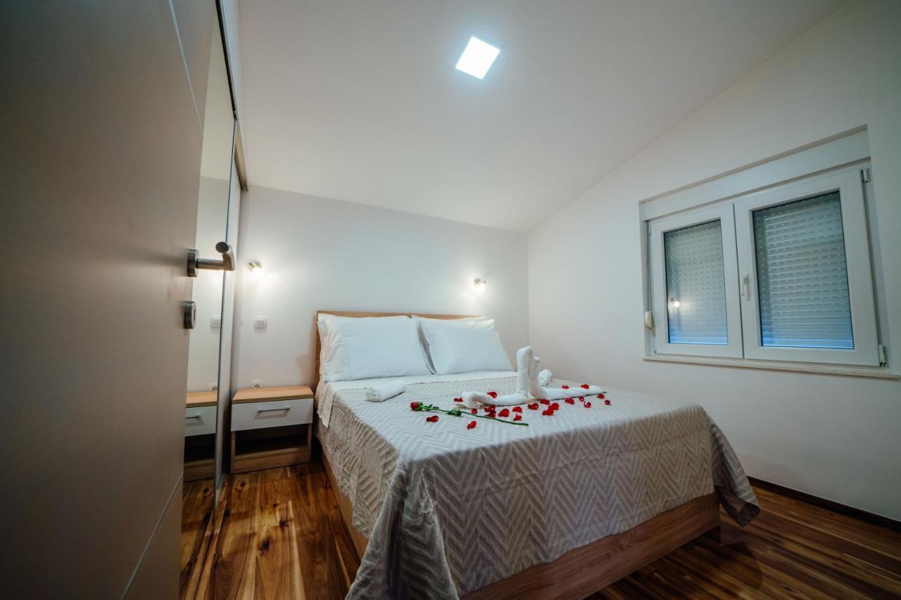 Apartman Mlikota Zagvozd ภายนอก รูปภาพ